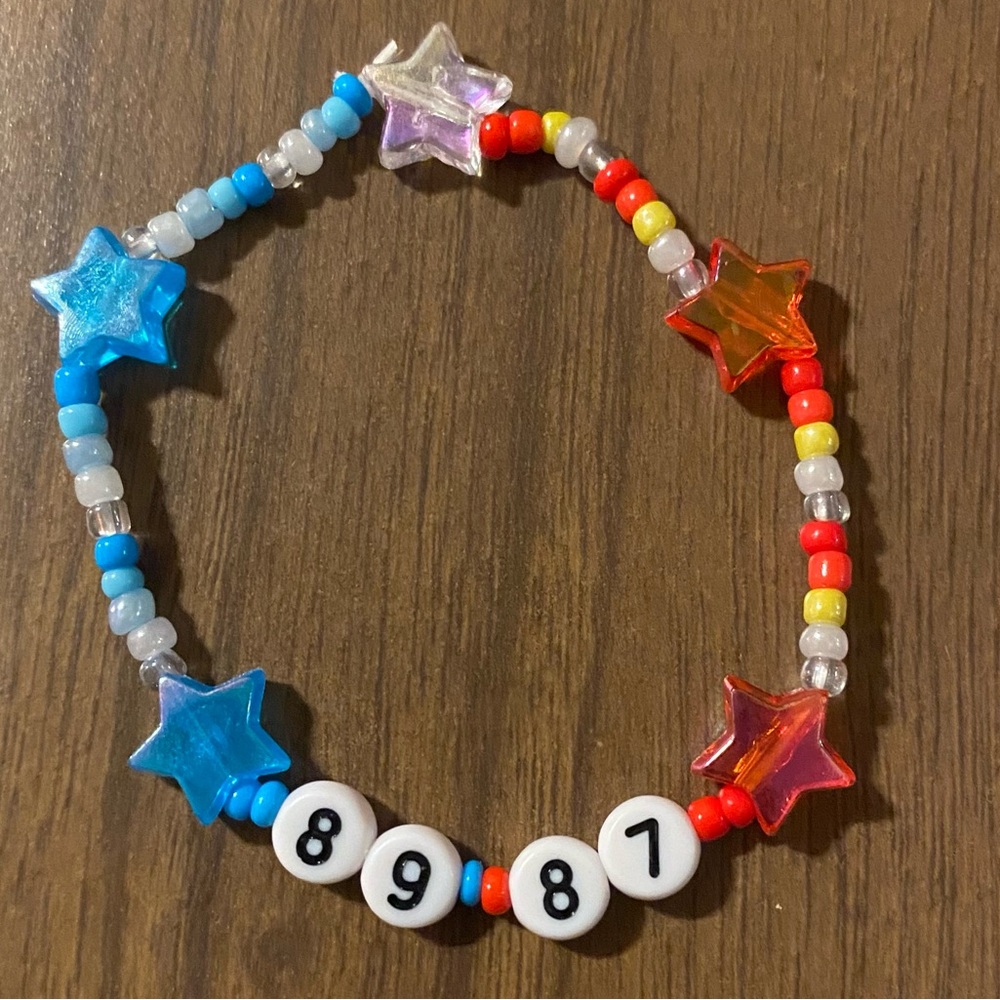 Taylor Swift Friendship Bracelet